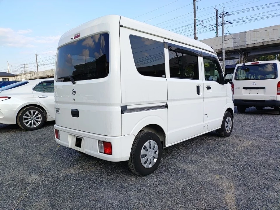 Nissan NV100 Clipper DR17V 2022